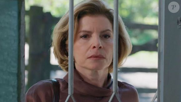 Nos próximos capítulos de 'Vale Tudo', Odete (Debora Bloch) descobre que Celina (Malu Galli) é sócia de Raquel (Taís Araujo)