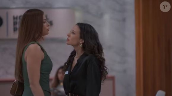 Cena intensa mostra Zenilda partindo para cima da rival depois de descobrir a traição do marido