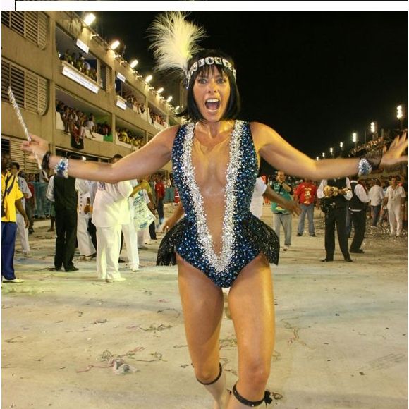 Adriane Galisteu foi rainha de bateria da Unidos da Tijuca durante cinco anos. Em 2010, desfilou grávida e a escola foi campeã