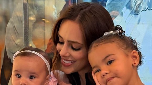 'É diferenciada': atitude de Bruna Biancardi com Helena, filha de Neymar com Amanda Kimberlly, rouba a cena em jogo do Santos e rende comentários na web