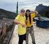 Conhecido na web como Iae Break, Thiago foi convidado por Oliver Tree para embarcar no helicóptero
