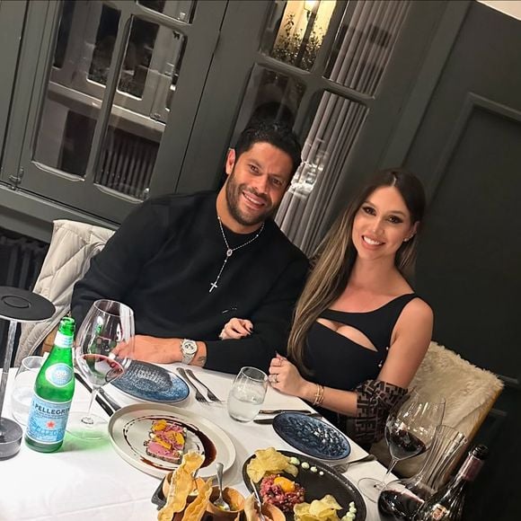 Hulk e Camila Souza, juntos desde 2019 e pais de duas meninas, oficializaram o casamento em janeiro de 2025