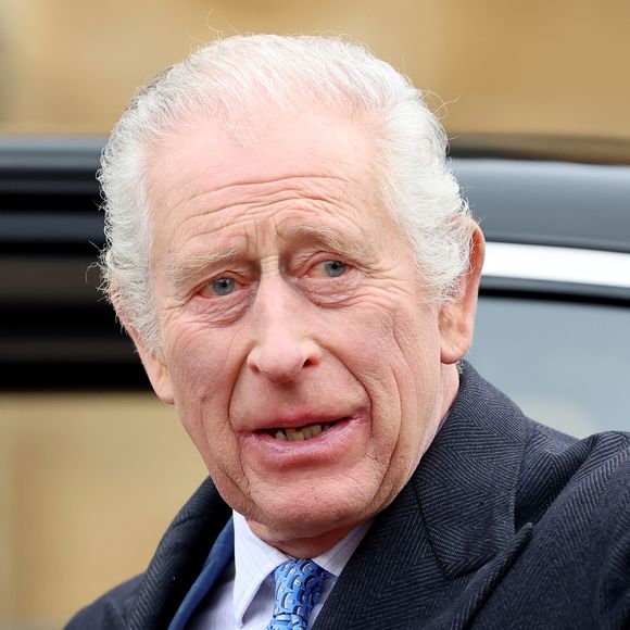 Como manda a tradição, o Rei Charles III distribuiu mensagens e honrarias neste fim de ano