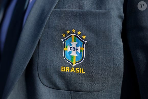 O desembarque dos convocados em Nova Jersey marcou o início da jornada da Seleção Brasileira nos Estados Unidos, mas o que chamou atenção do público foi o visual criado por Ricardo Almeida, alvo de memes e comentários