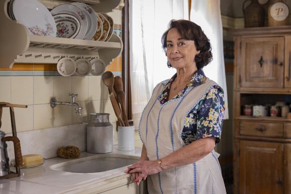 Margarida (Nívea Maria) - É a dona nova dona da pensão que foi de Camélia (Ana Lúcia Torre, em Êta Mundo Bom!). Antiga estrela do teatro de revista, Margarida leva uma vida recatada e dedica-se integralmente aos seus hóspedes.