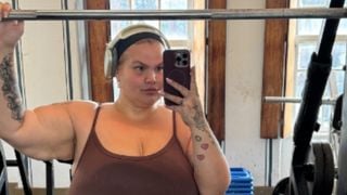 Após perder 45 kg com bariátrica, Thais Carla relata novo efeito colateral da cirurgia: 'Preciso dar uma atenção...'
