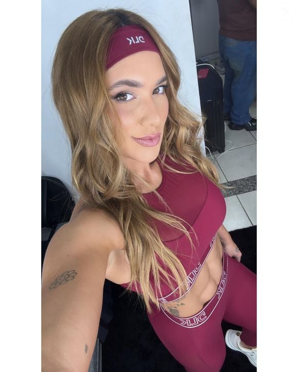 Virgínia Fonseca exibiu seu corpo sarado na campanha de moda fitness