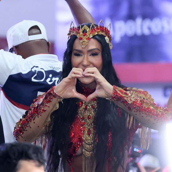 Gracyanne Barbosa passou por uma cirurgia por conta de uma lesão sofrida durante o ‘Dança dos Famosos’