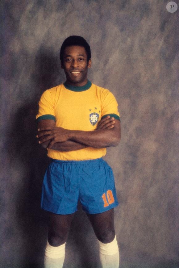 Pelé conquistou sua primeira Copa do Mundo aos 17 anos e mudou para sempre a história da Seleção Brasileira