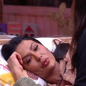 De acordo com a enquete do UOL, às 22:08 desta terça-feira (18), Gracyanne é a escolhida do público para deixar o programa.