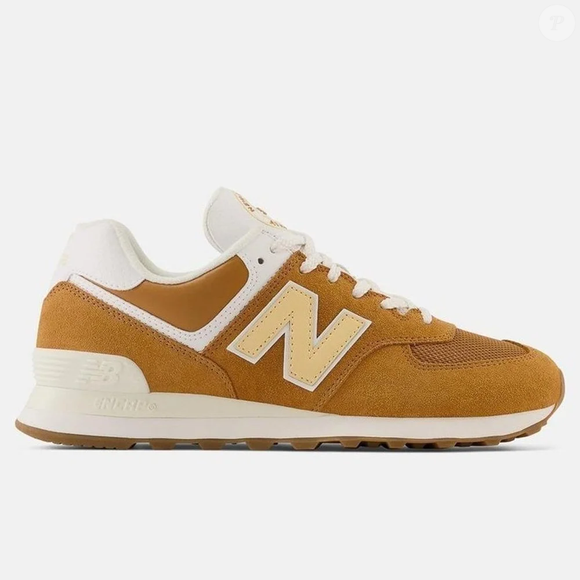 Nem bege, nem marrom: o novo New Balance 574 V2 encontrado na Renner conquistou fashionistas por sua tonalidade inspirada no famoso pastel de Belém. O modelo une conforto, elegância e um toque gourmet que combina perfeitamente com o inverno de 2026