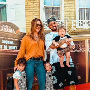 Atualmente, Zé Felipe vive uma briga judicial com Virgínia pela guarda dos três filhos: Maria Alice, de 4 anos, Maria Flor, de 2 anos, e José Leonardo, de 10 meses.