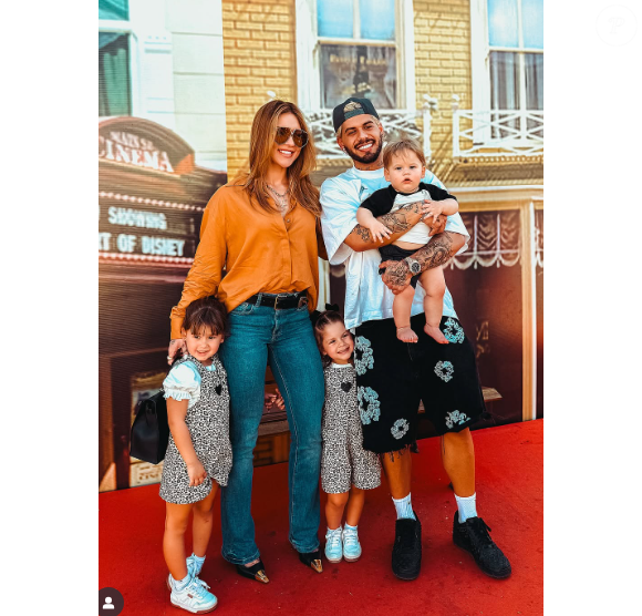 Atualmente, Zé Felipe vive uma briga judicial com Virgínia pela guarda dos três filhos: Maria Alice, de 4 anos, Maria Flor, de 2 anos, e José Leonardo, de 10 meses.