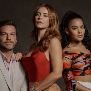 Paolla Oliveira já tem um novo trabalho no radar: o filme ‘A Estranha na Cama’, da Netflix. A estrela divide o protagonismo com Bella Campos e Emílio Dantas