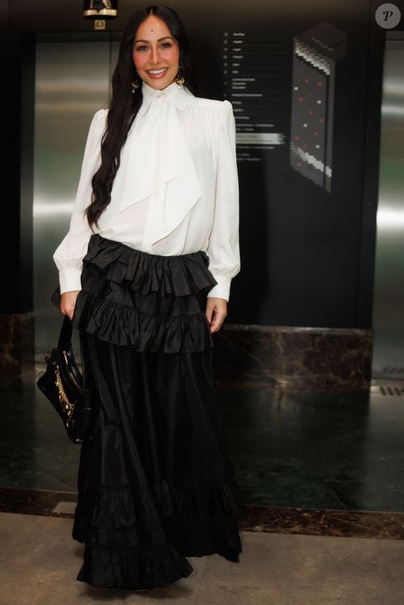 Sempre fashionista, Sabrina Sato mostrou a barriguinha de gravidez com um visual inspirado em apostas da moda internacional