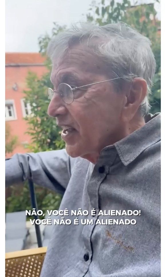 Caetano Veloso disse não conhecer Virgínia Fonseca e se chamou de 'alienado', sendo corrigido pela esposa