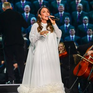 Ivete Sangalo revelou a cirurgia aos fãs no último sábado (28), durante um show com o Coro do Tabernáculo da Praça do Templo, no ginásio do Ibirapuera, em São Paulo
