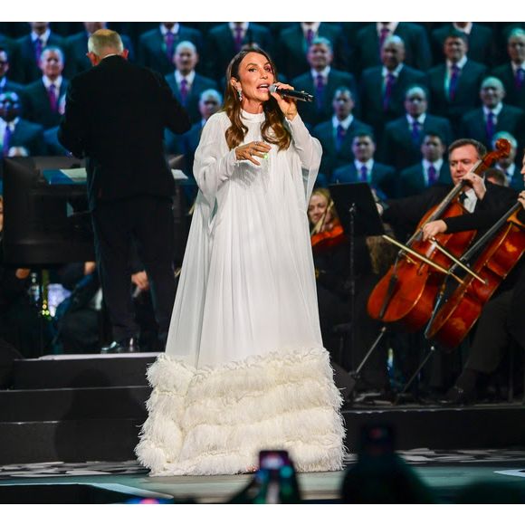 Ivete Sangalo revelou a cirurgia aos fãs no último sábado (28), durante um show com o Coro do Tabernáculo da Praça do Templo, no ginásio do Ibirapuera, em São Paulo