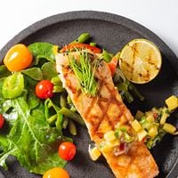 De dieta, aprendi com a nutricionista de Bruna Marquezine quais alimentos e bebidas dão energia e nunca mais tive preguiça na hora de malhar