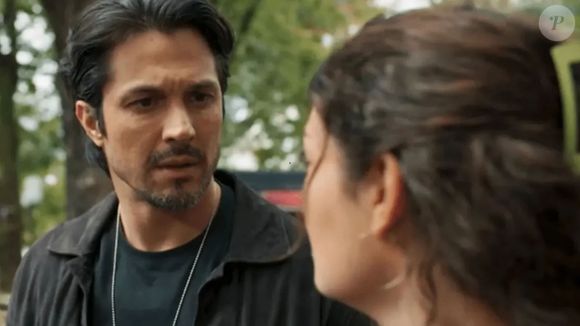 Paulinho (Romulo Estrela) acedita na mentira de Gerluce (Sophie Charlotte) sobre a relação com Rogério (Eduardo Moscovis) em 'Três Graças'