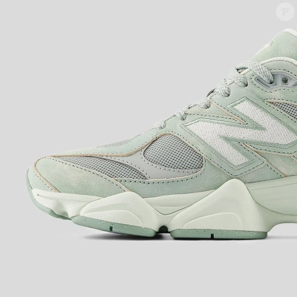 Confortáveis para longas caminhadas, os New Balance 9060 se destacam por oferecer leveza e praticidade sem abrir mão da personalidade visual