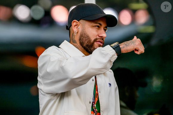 Luana Piovani chamou o atleta do Santos de “mau caráter, estrupício, mau pai, péssimo cidadão, péssimo pai, péssimo exemplo, escroto e ignóbil”.