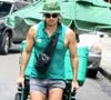 Longe dos sets, Daniel Erthal viveu um dos períodos de maior repercussão de sua vida pública em 2024. O ator chamou atenção ao ser visto vendendo cerveja em um carrinho pelas ruas de Copacabana, no Rio de Janeiro.