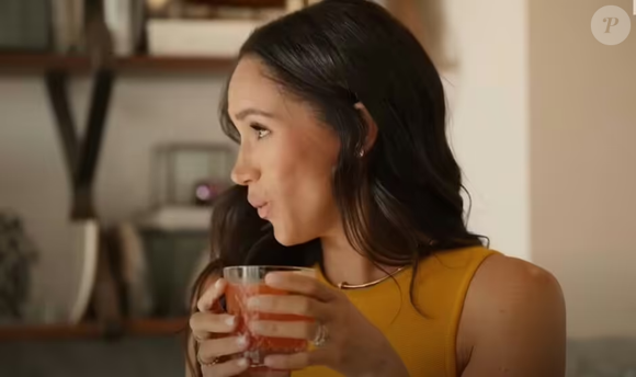 E um dos pilares de sua rotina de bem-estar é o famoso kombucha ou chá verde, uma mistura que ela mesma apelidou de seu “ouro líquido” pela capacidade de revitalizar o organismo desde as primeiras horas da manhã.