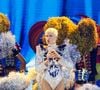 A estreia da turnê 'O Último Voo da Nave', de Xuxa, lotou estádio em São Paulo, emocionou milhares de fãs e ainda dividiu opiniões após adultos cantarem clássicos como 'Cinco Patinhos'