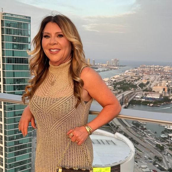 Niris Ângelo, mãe de Camila Ângelo e irmã de Iran Ângelo, mostrou publicamente que aprova o casamento da filha com Hulk