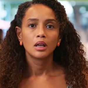 Raquel (Taís Araújo/Regina Duarte) descobre armação de Maria de Fátima e vai triar satisfação com a filha em Vale Tudo