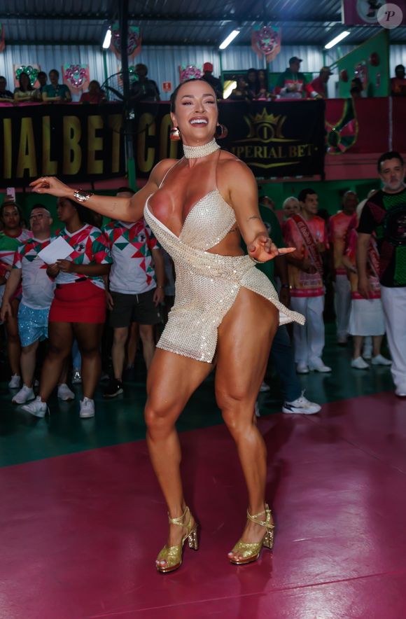 Para Juju Salimeni, a medium afirma que a musa fitness terá conquistas, mudanças, mas algumas ilusões.