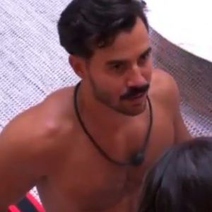 'BBB 25': Na continuação do bate papo, Mateus pontuou: 'O que você tá sentindo, eu sinto igual. As outras pessoas, você super deixa falar...', pontuou o brother.