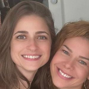 Fernanda Souza dividiu com os seguidores um raro depoimento da intimidade com a namorada, Eduarda Porto