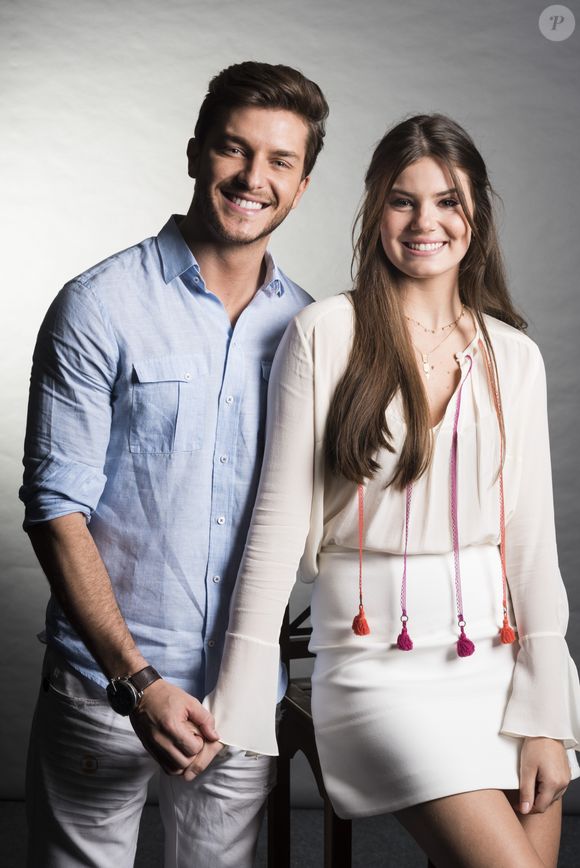 Gravidez de Camila Queiroz e Klebber Toledo: casal está junto desde 2016, mas não revelou se já sabe o sexo do primeiro bebê