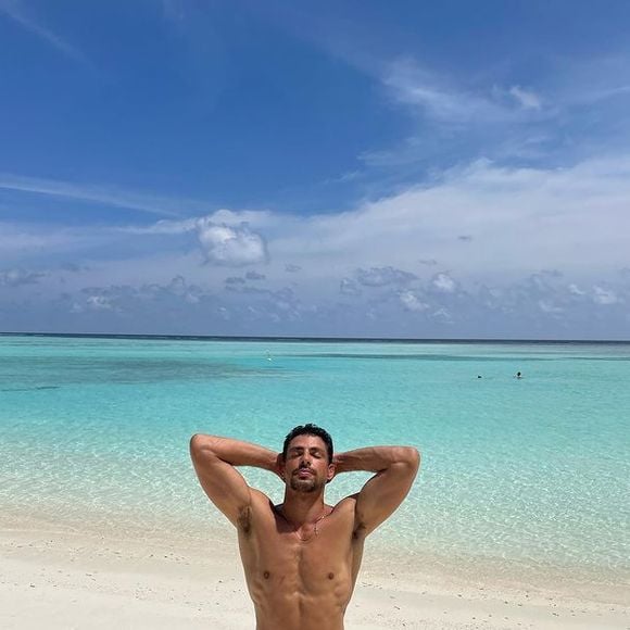 Nas redes sociais, as fotos de Cauã Reymond só de sunga são constantes e super comuns