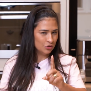 Simone Mendes tem uma receita de bolo de iogurte de liquidificador perfeita para um fim de tarde