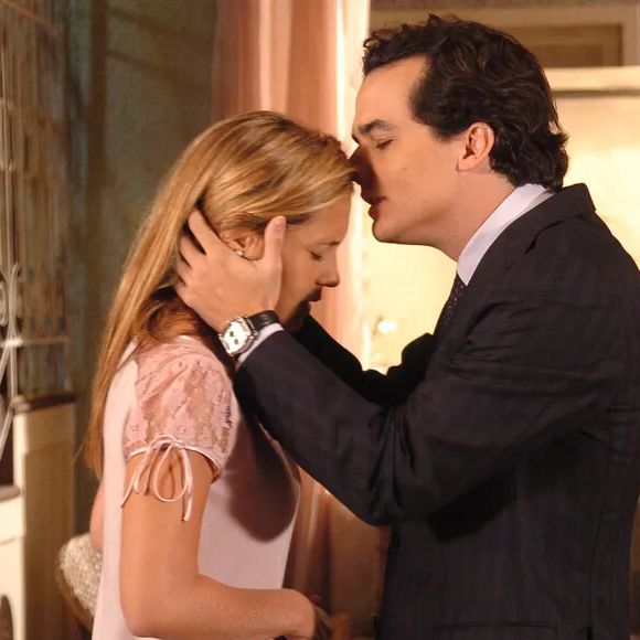 Miguel Falabella também elogiou a química entre Wagner Moura e Adriana Esteves: "Tem cenas dele com a Adriana Esteves que são memoráveis"