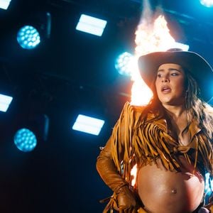 Lauana Prado foi surpreendida com uma atitude emocionante da noiva, Tati Dias, com quem reatou o relacionamento recentemente