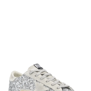 O modelo Tênis Super-Star com brilho, da Golden Goose, estava disponível no Brasil, mas com um preço nada acessível