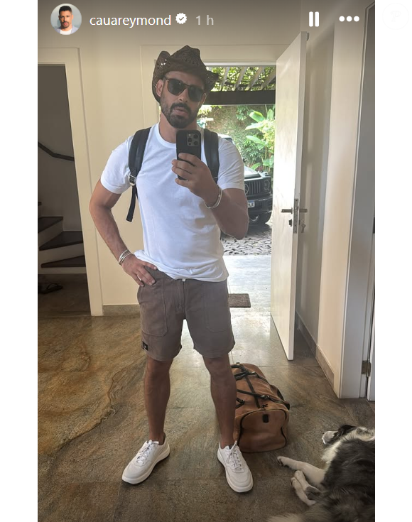 Já em outro registro, Cauã Reymond publicou uma selfie em frente ao espelho, usando uma camisa branca e tênis branco, com um chapéu e óculos escuros. Na legenda ele escreveu: 'Bora'.