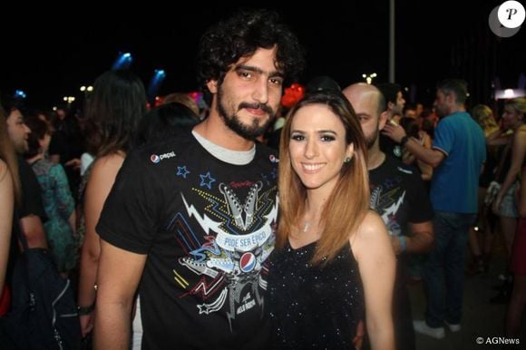Renato Góes vai contracenar novamente com uma antiga namorada: Tatá Werneck, intérprete de Brigitte. Os dois namoraram durante cerca de seis meses em 2015, e agora se reencontram profissionalmente em uma novela das nove.