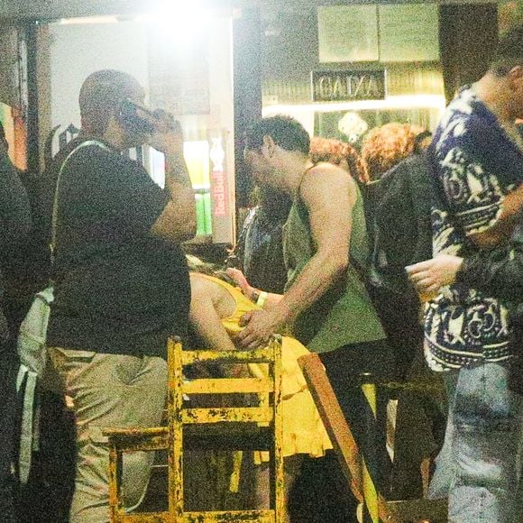 Wanessa Camargo negou namoro com Allan Souza Lima em agosto de 2025; um mês depois, ator e cantora foram clicados juntinhos em quiosque do Rio