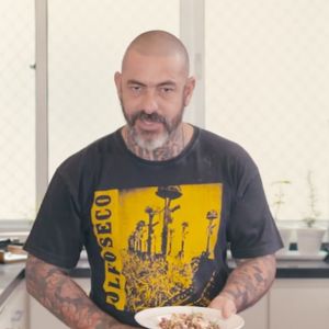 Receita de salada de grãos com camarão do chef Henrique Fogaça: jurado do 'MasterChef Brasil' ensina prato simples para sua dieta