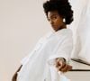 Top brasileira Izaura Oliveira toca piano desde os 10 anos e também é cantora, compositora e produtora