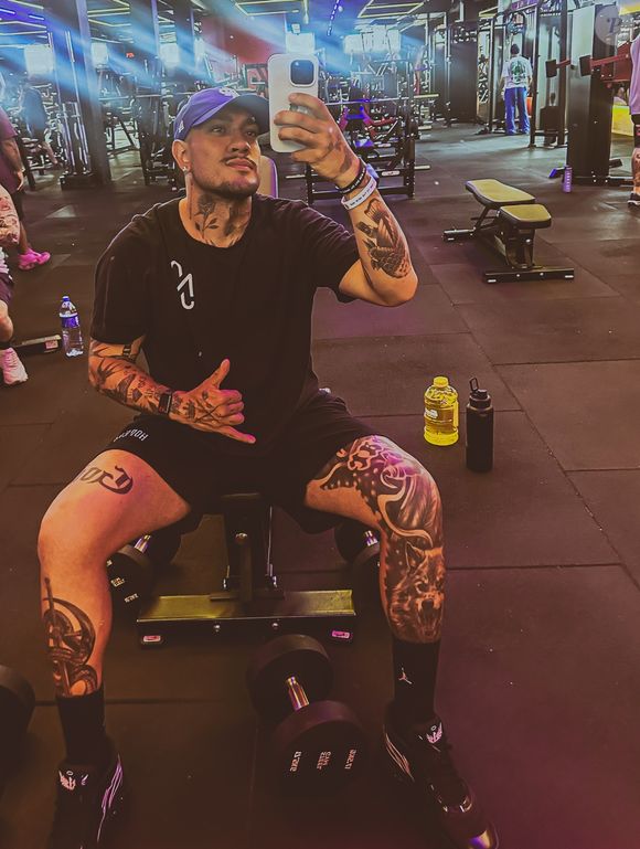 MC Binn integrou um planejamento na academia como parte de sua rotina