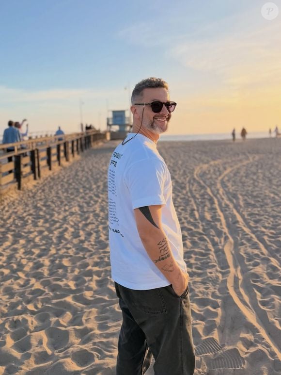 Lucas Lima derreteu os seguidores, na manhã desta terça-feira (12), ao exibir um momento afetivo entre o filho, Theo, e a nova namorada