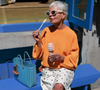 Parecem sapatilhas de dança, mas são os novos tênis da marca japonesa Onitsuka Tiger na cor 'caneta Bic': minimalistas, elegantes e ideais para mulheres 50+