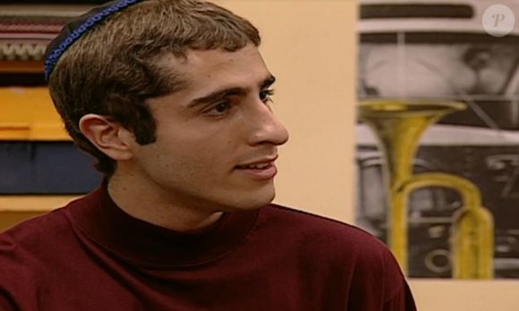Marcos Mion estreou na TV como o Max da série 'Sandy e Jr.' na Globo. Depois, já como apresentador passou por MTV, Band e Record