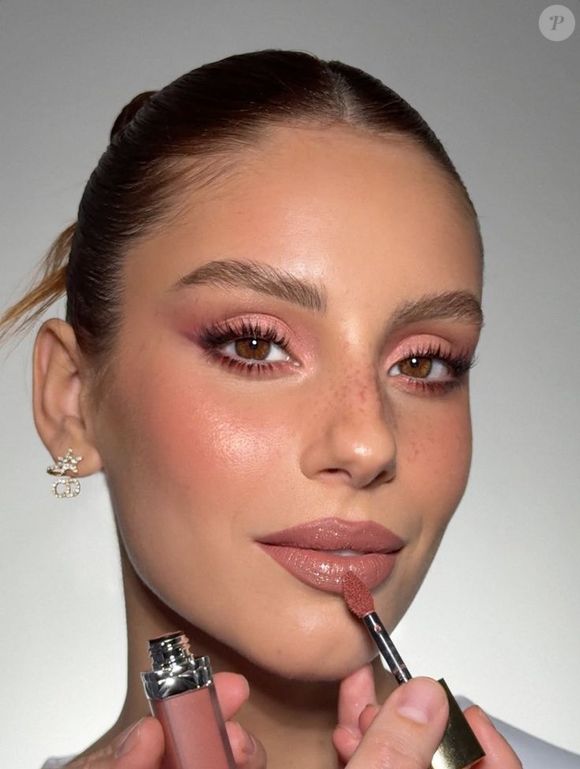 Maquiagem rosé para usar no Natal 2025